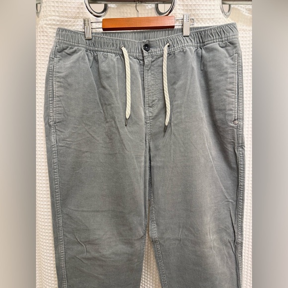 Vuori Men's Sage Green Jogger Corduroy  Pants - XL - Picture 3 of 8